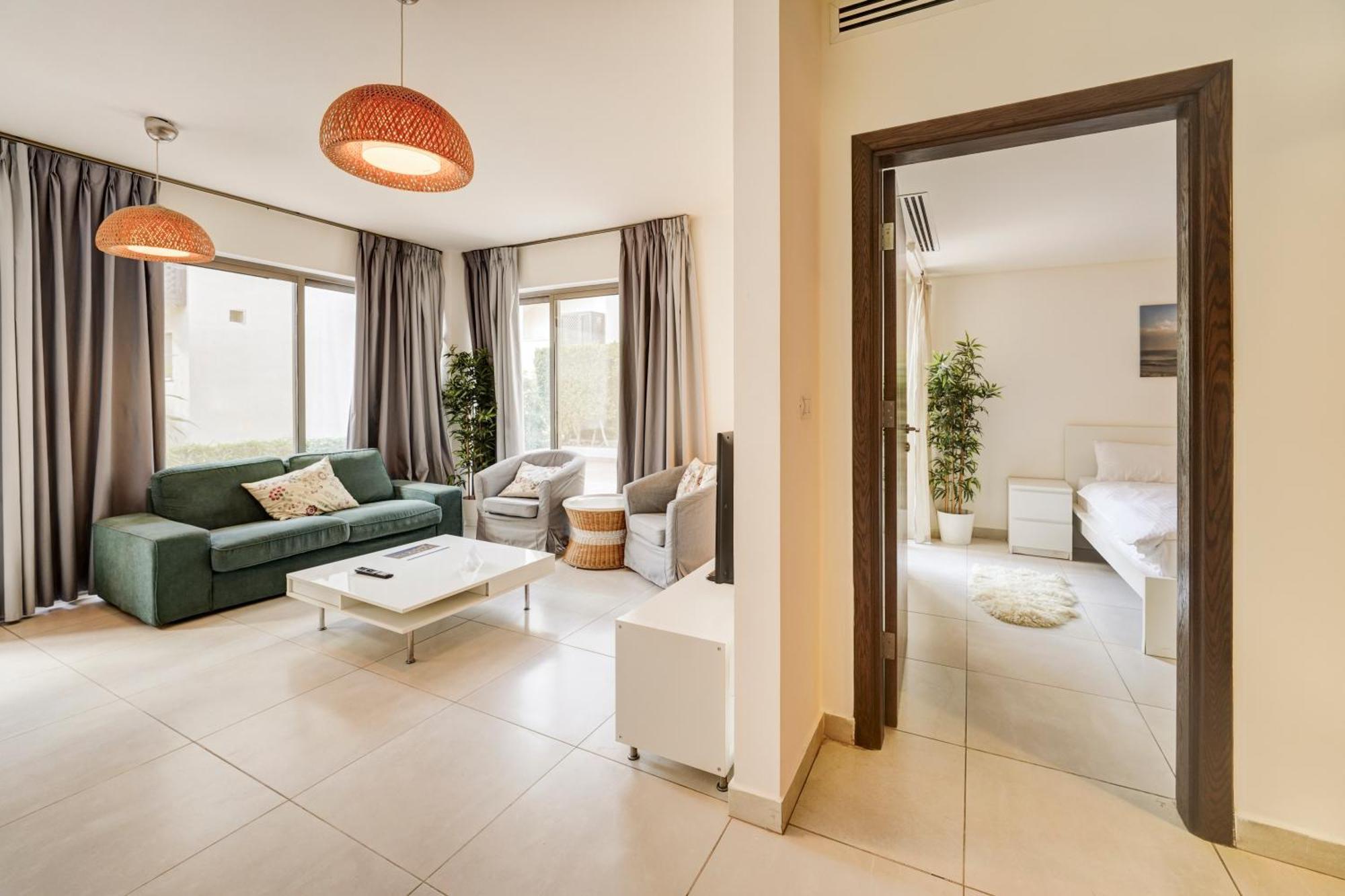 Al Riyahi Apartment